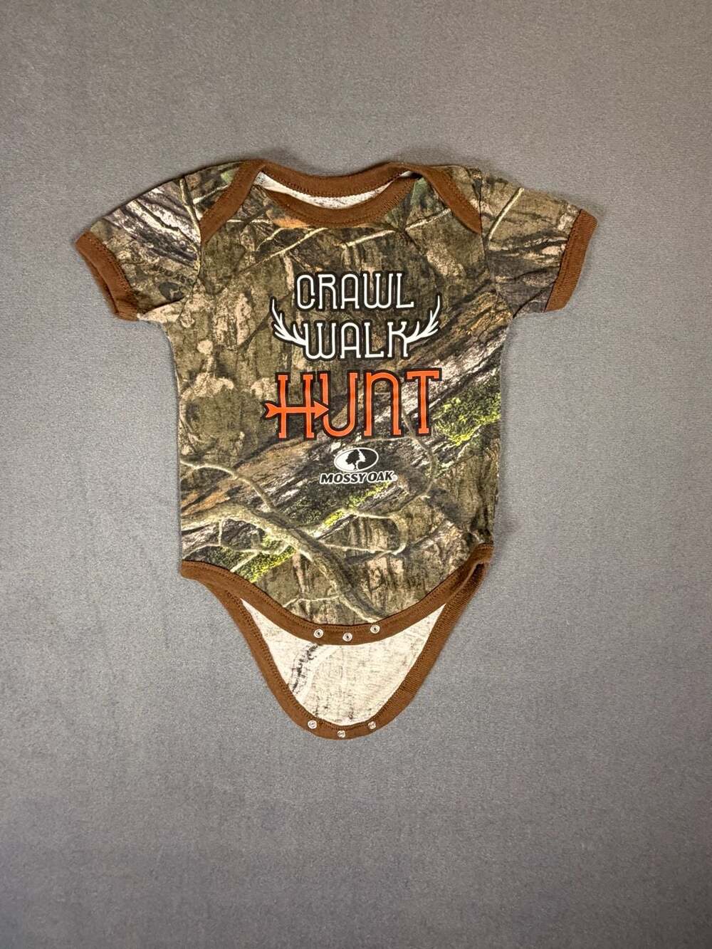Mossy Oak Crawl Walk Hunt Bodysuit Size 18 M Camo Cotton Blend